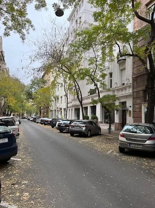 11# Sunflower Cozy Apartment Budapest